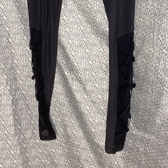 Victoria's Secret Pink Bling Super Soft Strappy Leggings Gray Gold Logo XS GUC! - Picture 4 of 9